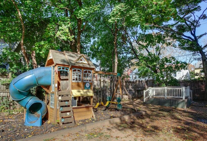 Spacious New Jersey Home: Pool & Fire Pit!