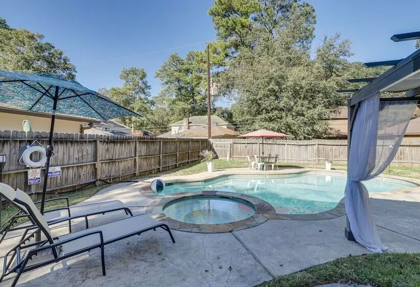 Spacious Spring Retreat W/ Heated Pool & Spa!