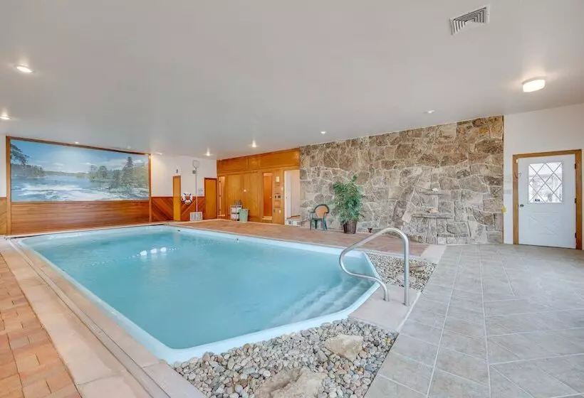 Stunning Calhan Home W/ Indoor Pool!