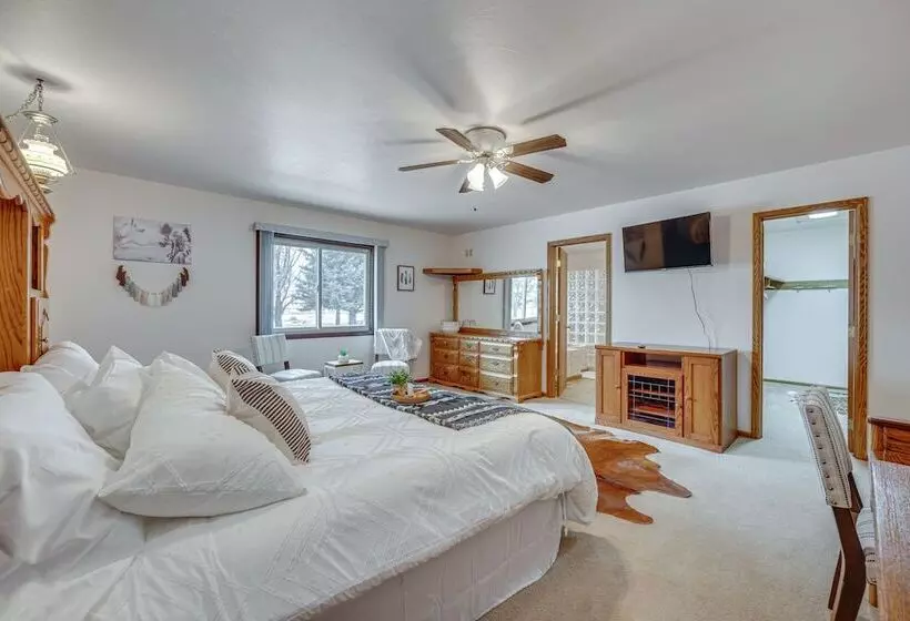 Stunning Calhan Home W/ Indoor Pool!