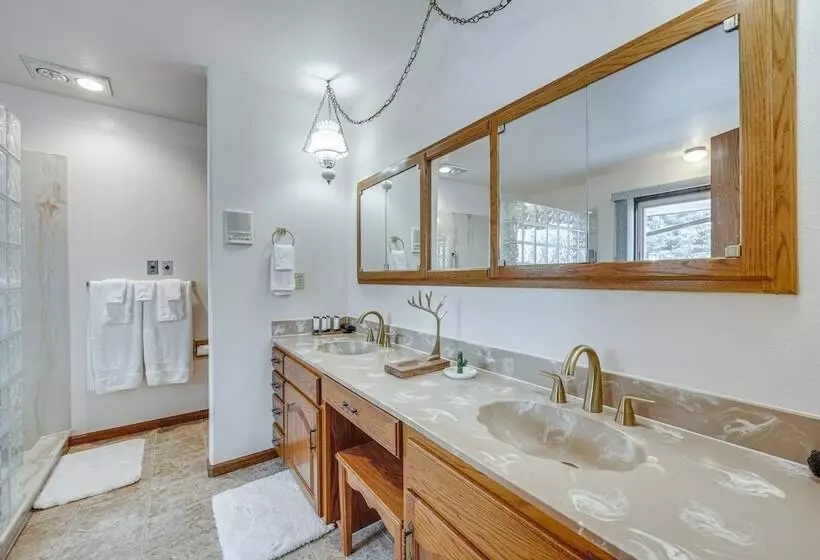 Stunning Calhan Home W/ Indoor Pool!