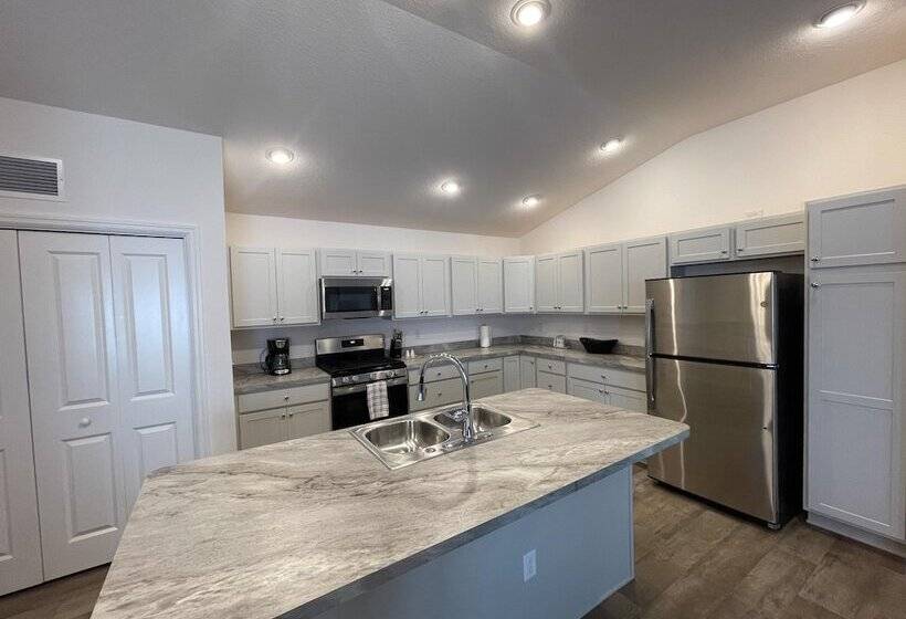 Tinsley   Patio Villa In The Village Of Hawkins