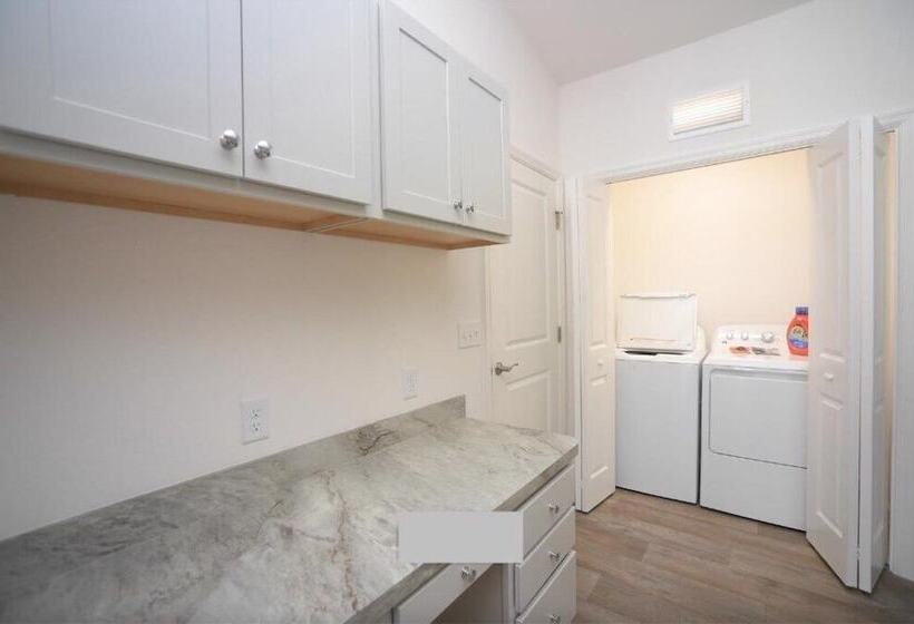 Tinsley   Patio Villa In The Village Of Hawkins