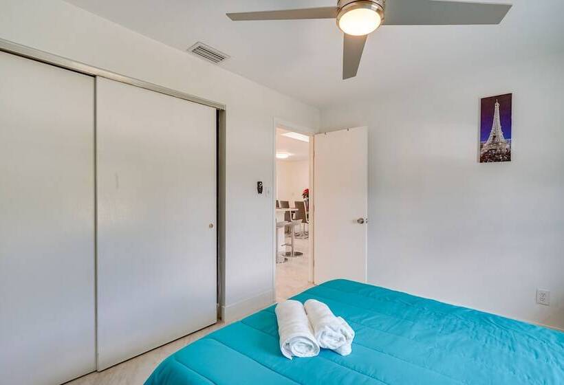 Waterfront Matlacha Home: Kayaks & Boat Launch!