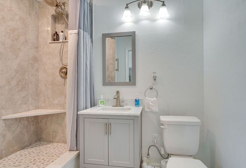 Waterfront Matlacha Home: Kayaks & Boat Launch!