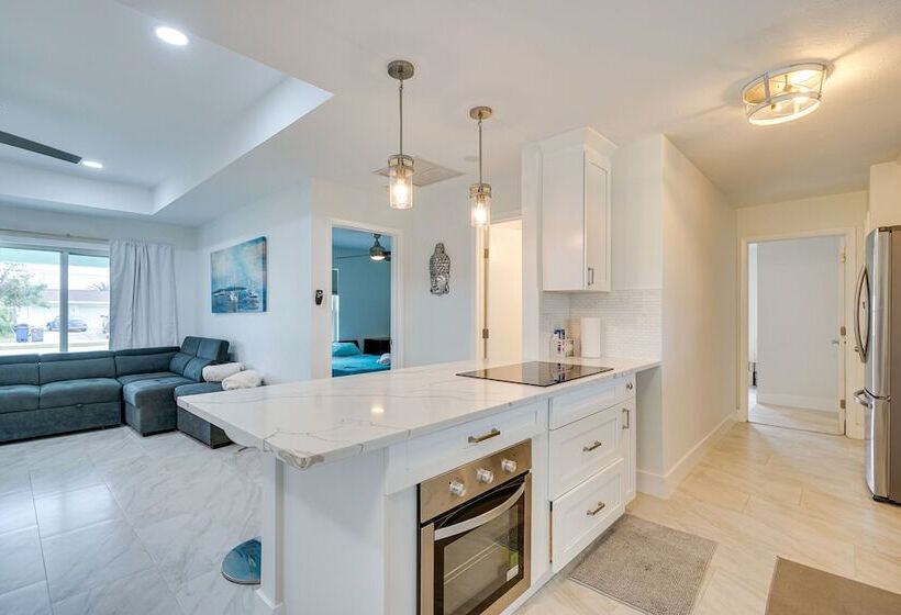 Waterfront Matlacha Home: Kayaks & Boat Launch!