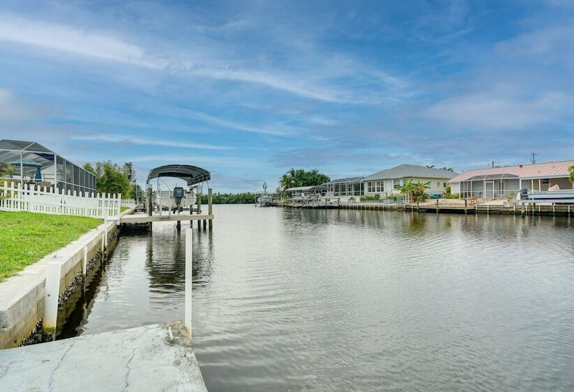 Waterfront Matlacha Home: Kayaks & Boat Launch!