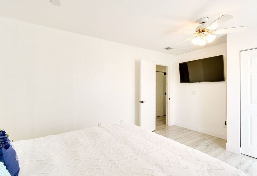 Waterfront Port Charlotte Gem W/ Gas Grill + Lanai