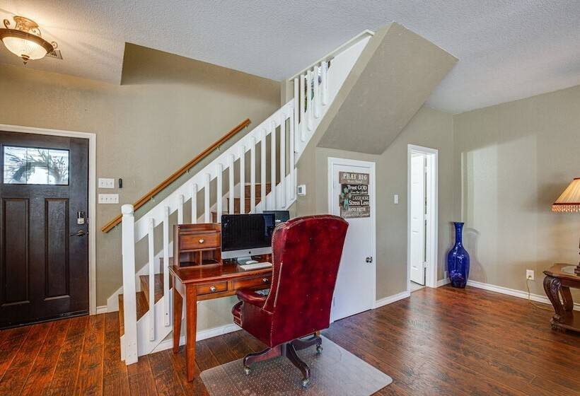 Waterfront Texas Escape W/ Fire Pit & Ev Charger!