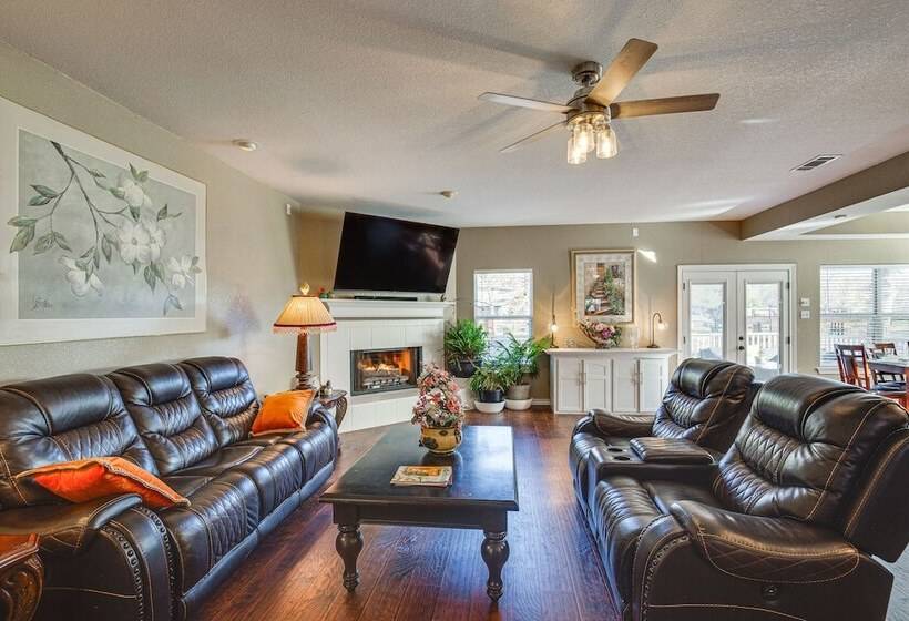 Waterfront Texas Escape W/ Fire Pit & Ev Charger!