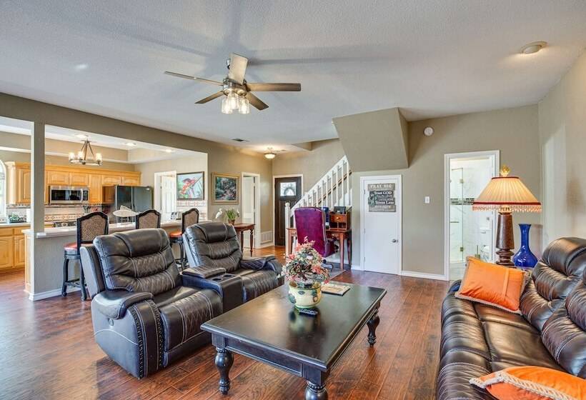 Waterfront Texas Escape W/ Fire Pit & Ev Charger!