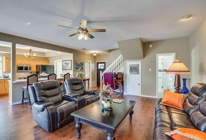 Waterfront Texas Escape W/ Fire Pit & Ev Charger!