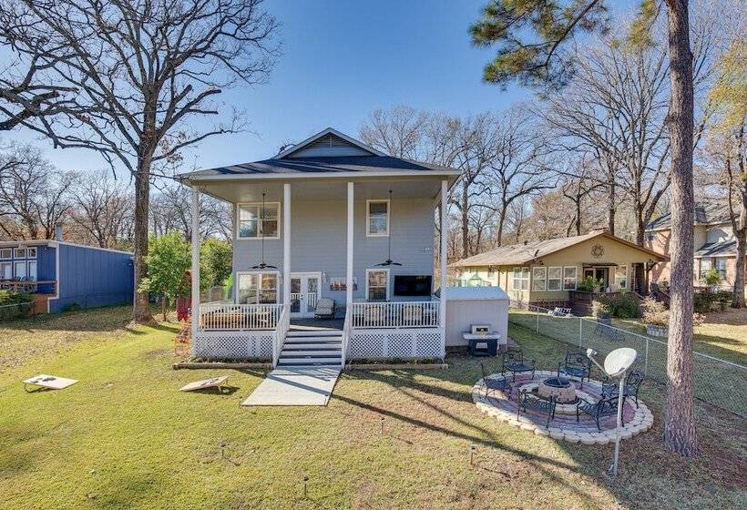 Waterfront Texas Escape W/ Fire Pit & Ev Charger!