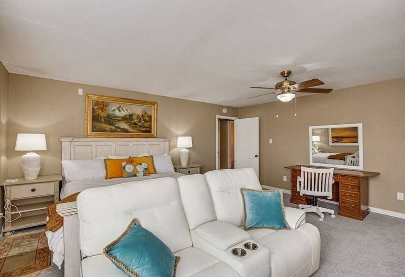 Waterfront Texas Escape W/ Fire Pit & Ev Charger!