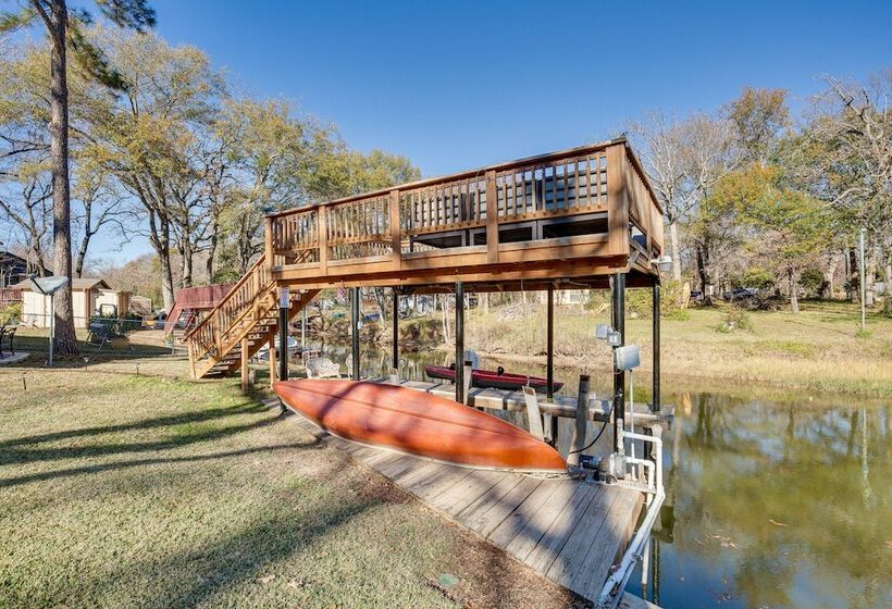 Waterfront Texas Escape W/ Fire Pit & Ev Charger!