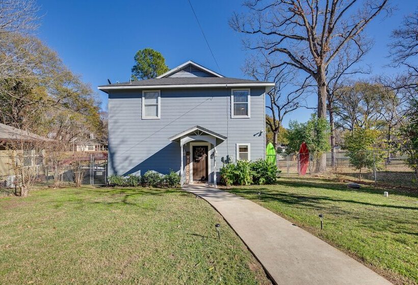 Waterfront Texas Escape W/ Fire Pit & Ev Charger!