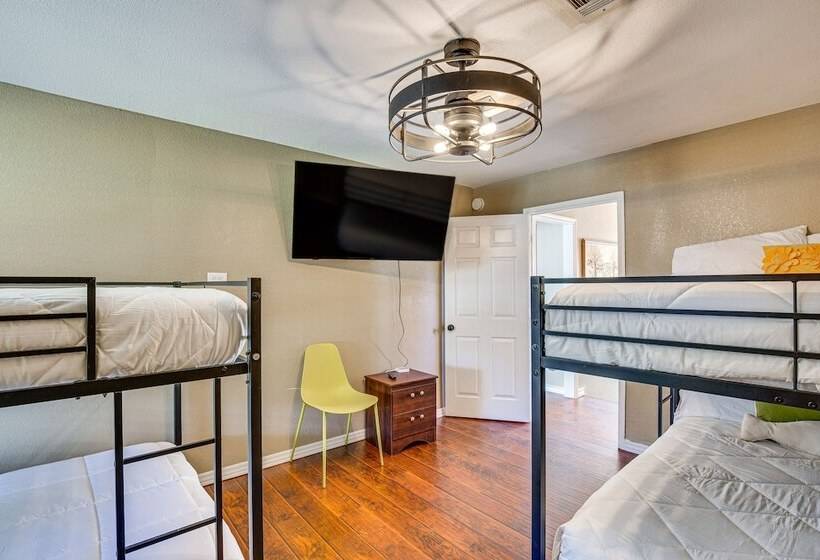 Waterfront Texas Escape W/ Fire Pit & Ev Charger!