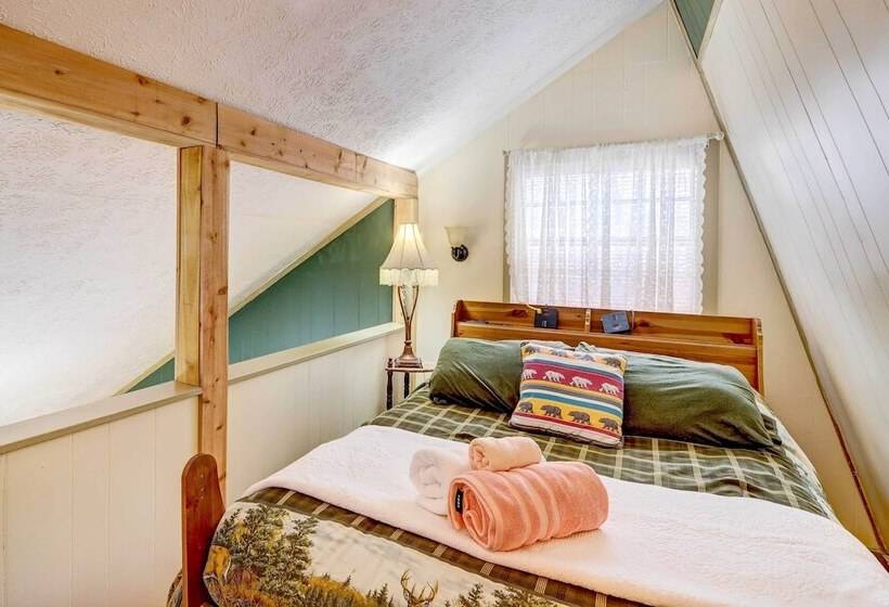 Adorable Ellijay Cabin W/ Hot Tub & Fire Pit