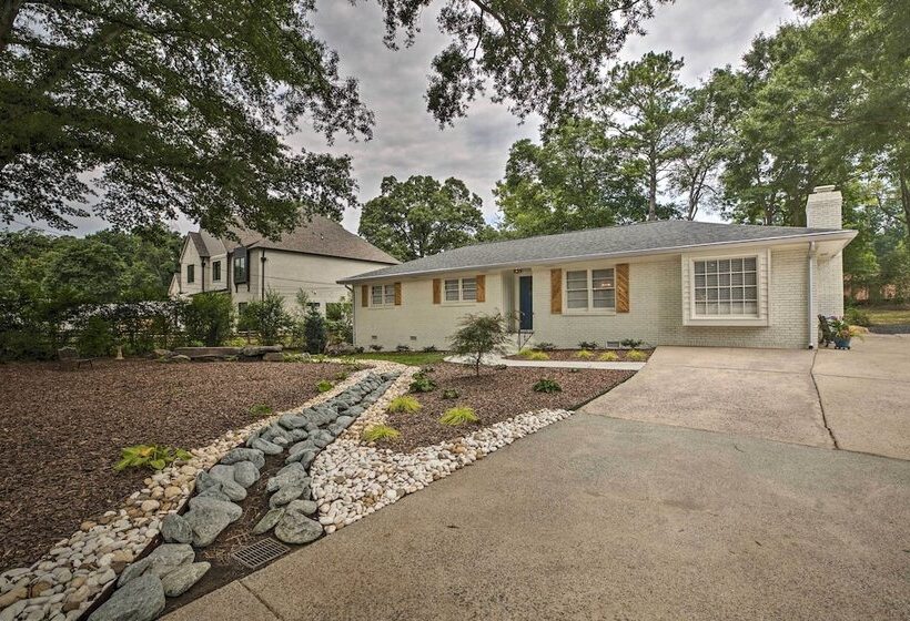 Walk To Dtwn Alpharetta: Modern Home W/ Fire Pit