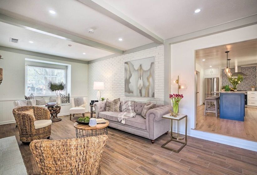 Walk To Dtwn Alpharetta: Modern Home W/ Fire Pit