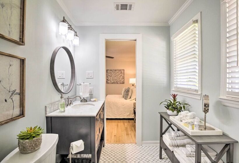 Walk To Dtwn Alpharetta: Modern Home W/ Fire Pit