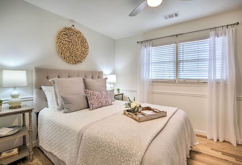 Walk To Dtwn Alpharetta: Modern Home W/ Fire Pit