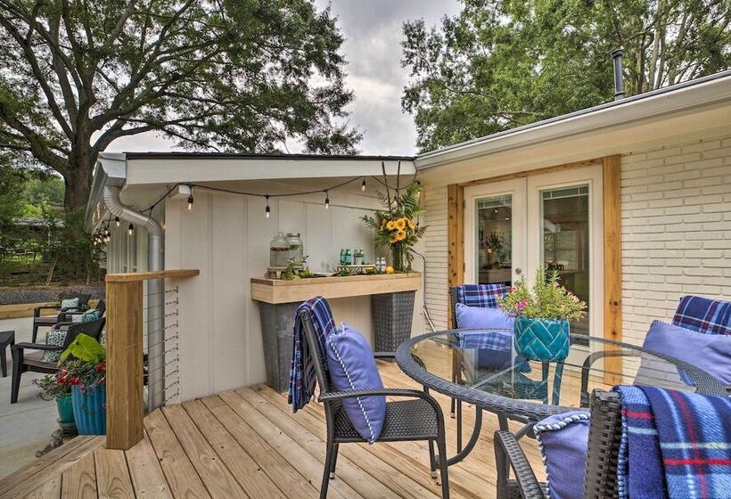 Walk To Dtwn Alpharetta: Modern Home W/ Fire Pit