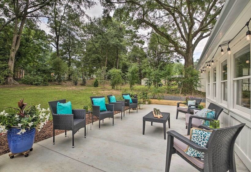 Walk To Dtwn Alpharetta: Modern Home W/ Fire Pit