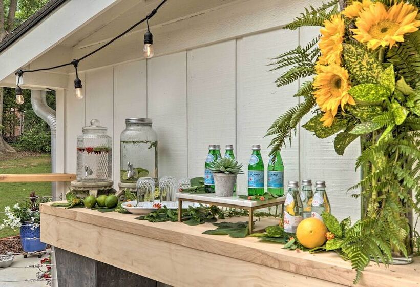 Walk To Dtwn Alpharetta: Modern Home W/ Fire Pit