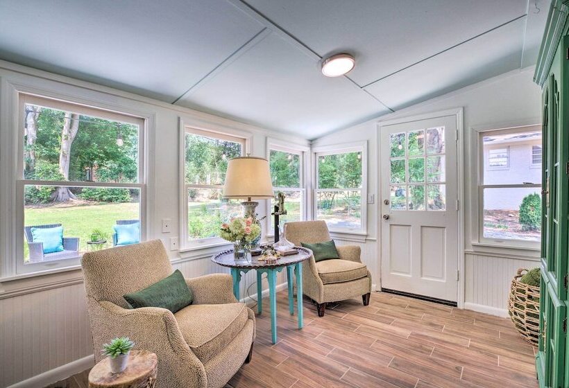 Walk To Dtwn Alpharetta: Modern Home W/ Fire Pit