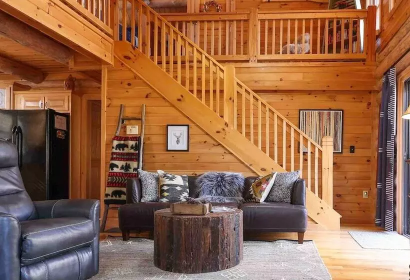 Blue Ridge Log Cabin W/ Hot Tub & Game Room!