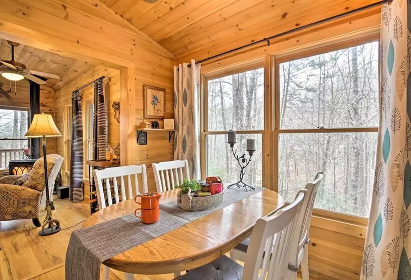Blue Ridge Log Cabin W/ Hot Tub & Game Room!