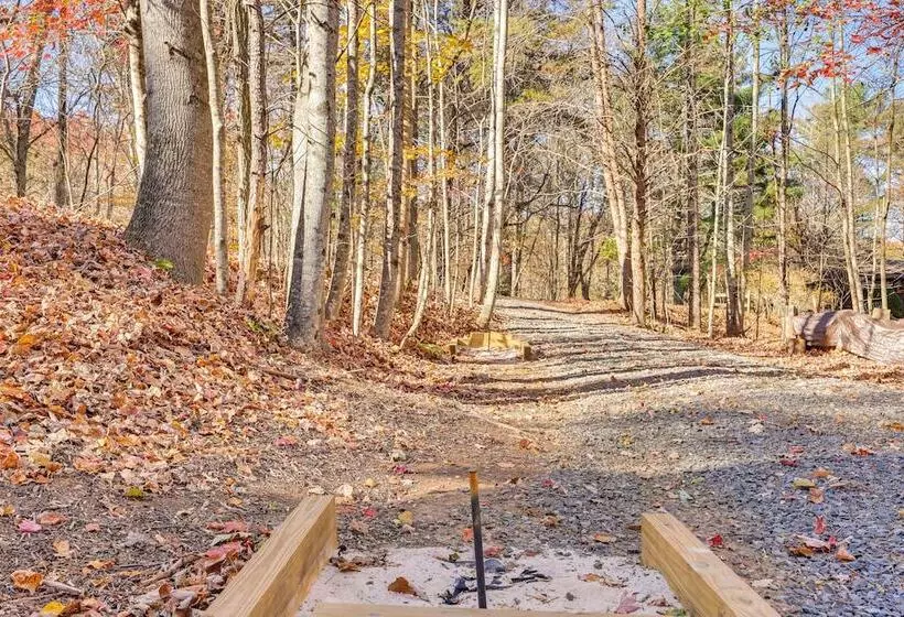 Blue Ridge Log Cabin W/ Hot Tub & Game Room!