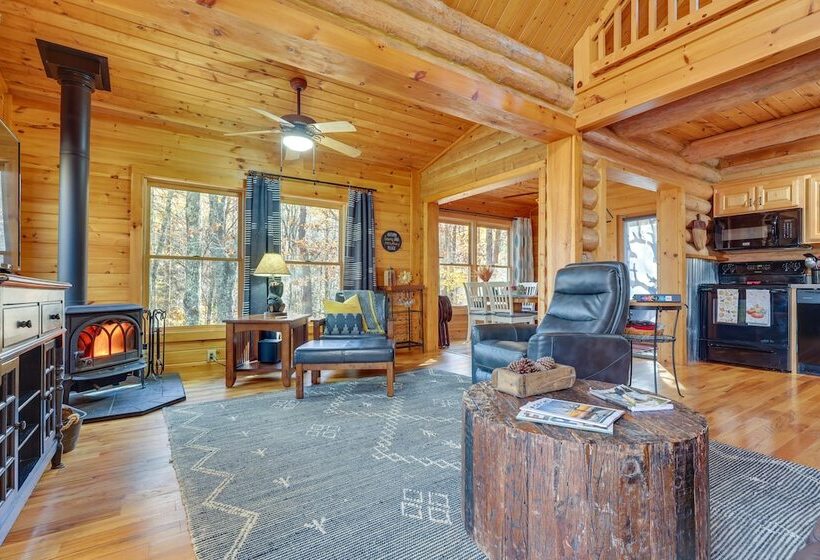 Blue Ridge Log Cabin W/ Hot Tub & Game Room!