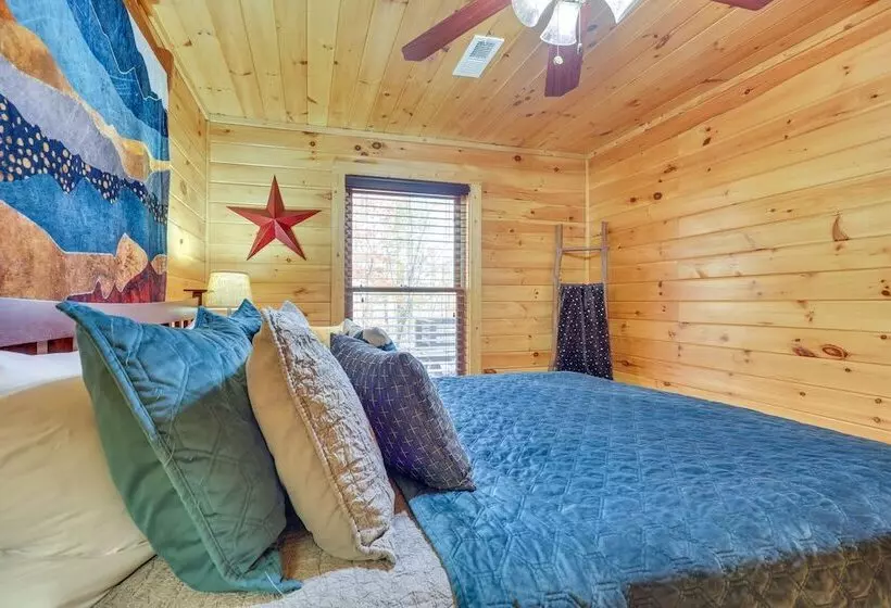 Blue Ridge Log Cabin W/ Hot Tub & Game Room!