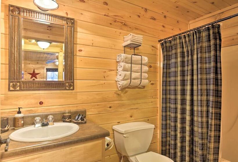 Blue Ridge Log Cabin W/ Hot Tub & Game Room!