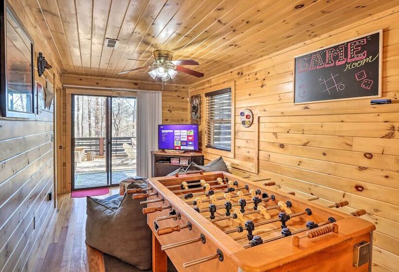 Blue Ridge Log Cabin W/ Hot Tub & Game Room!