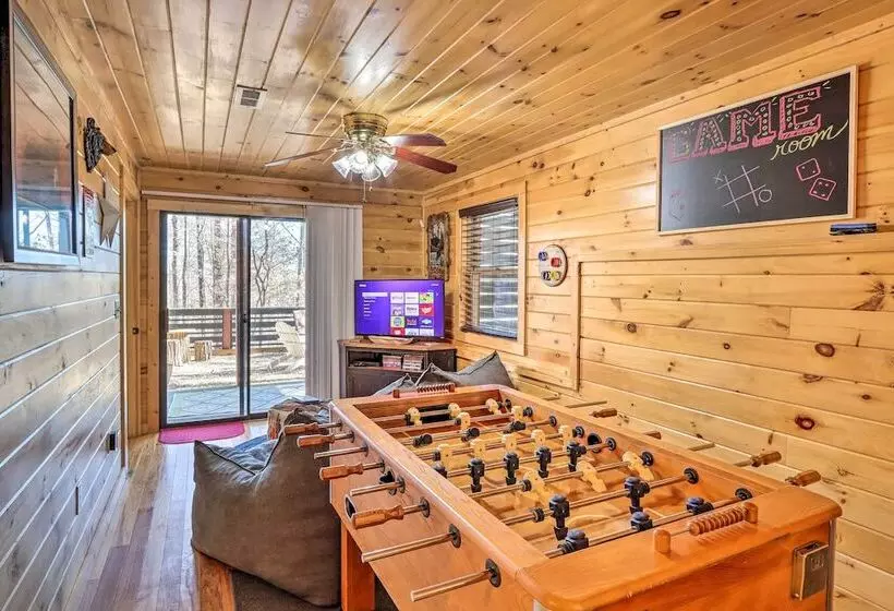 Blue Ridge Log Cabin W/ Hot Tub & Game Room!