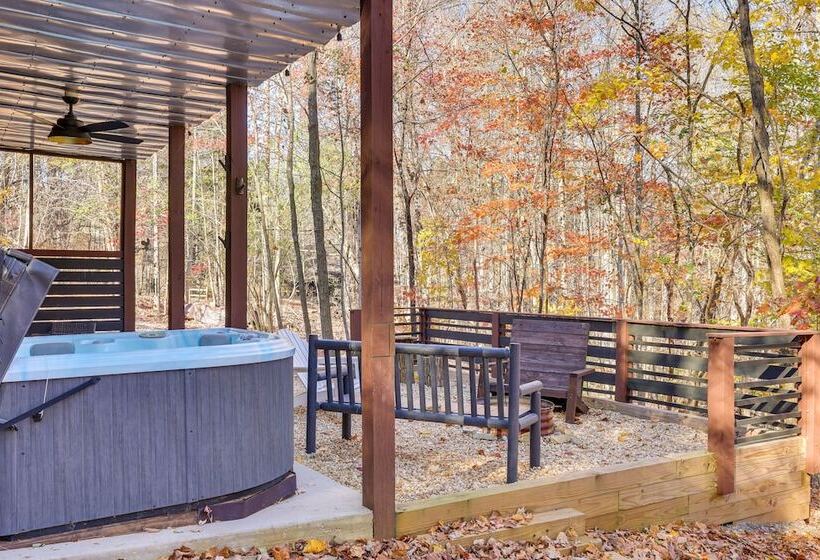 Blue Ridge Log Cabin W/ Hot Tub & Game Room!