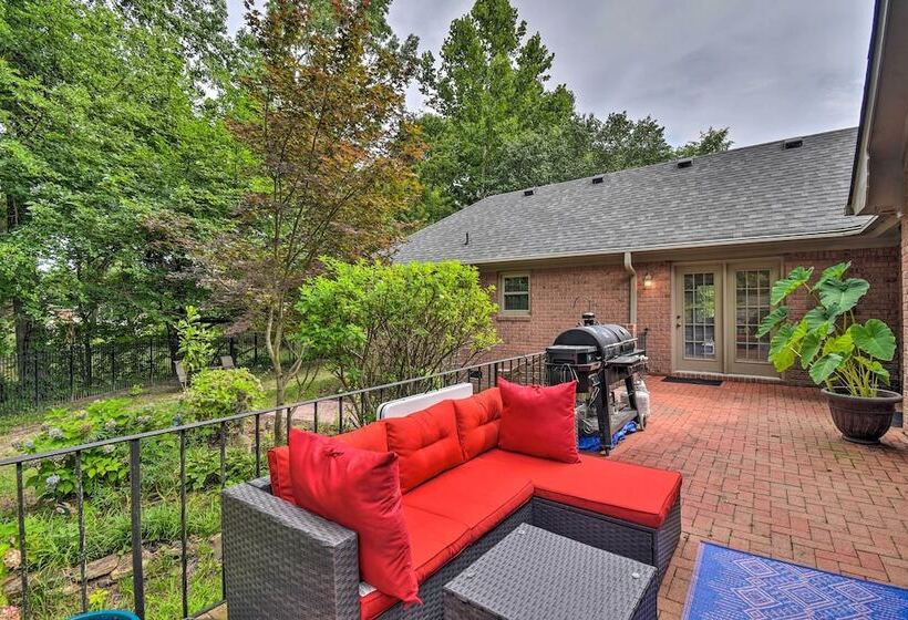 Bright Chesapeake Home Near Shopping & Dining