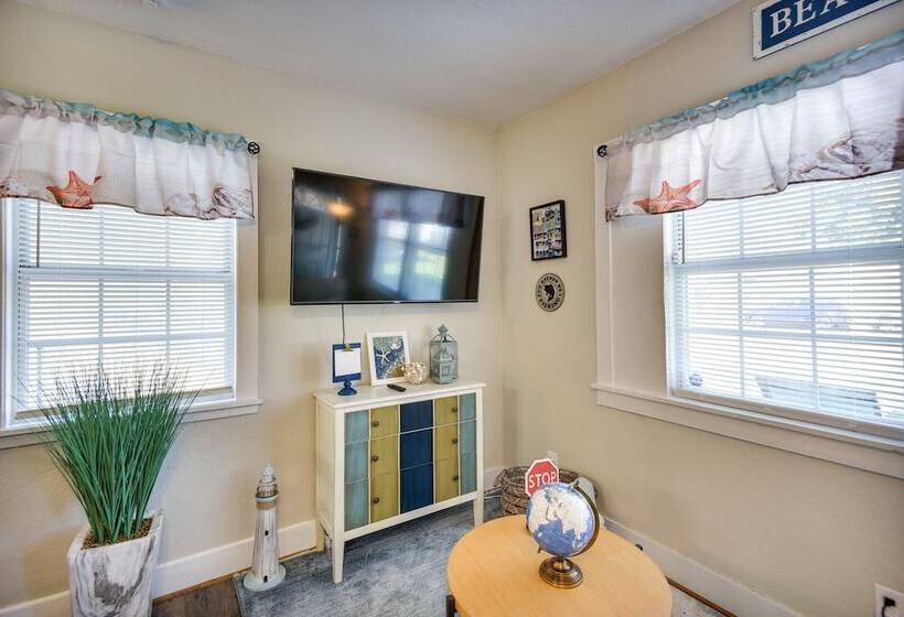 Hampton Home W/ Grill < 1 Mi To Beach!