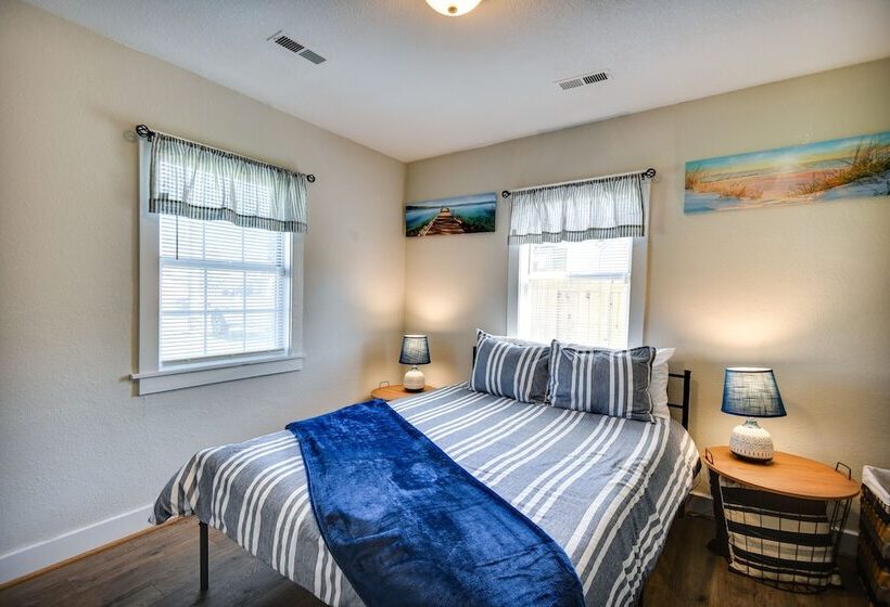 Hampton Home W/ Grill < 1 Mi To Beach!