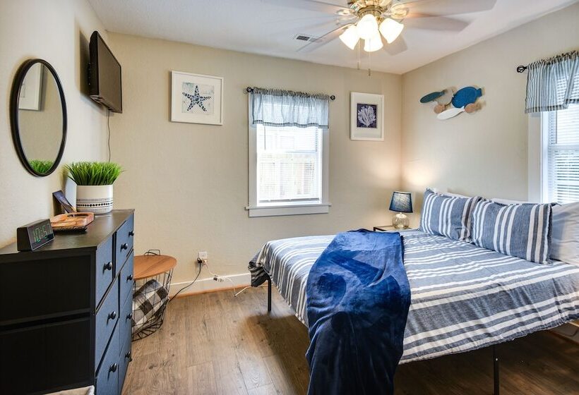 Hampton Home W/ Grill < 1 Mi To Beach!