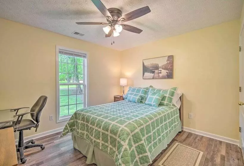 Cartersville Family Home W/ Spacious Backyard