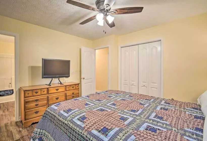 Cartersville Family Home W/ Spacious Backyard