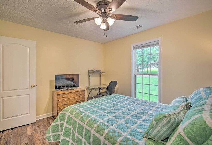 Cartersville Family Home W/ Spacious Backyard