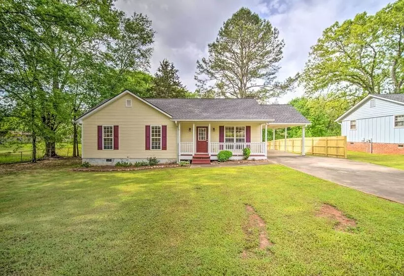 Cartersville Family Home W/ Spacious Backyard