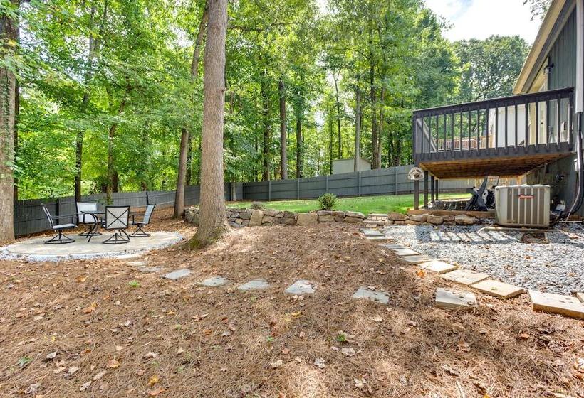 Charming Alpharetta Home W/ Spacious Yard!