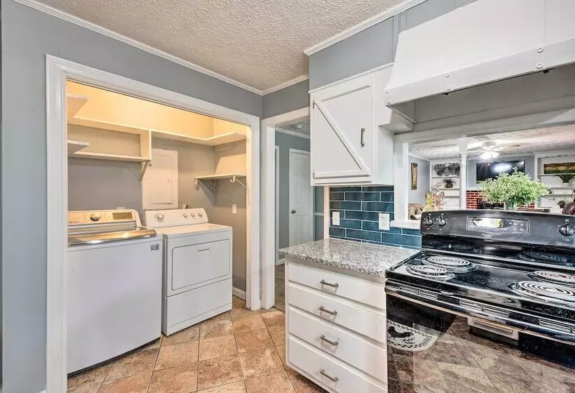 Charming Marietta Home ~ 7 Mi To Downtown!