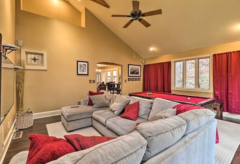 Cozy Conyers Cabin W/ Fireplace & Pool Table!